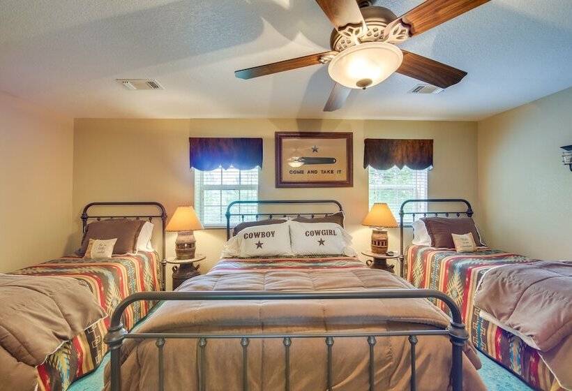 Guest House  92 Acre Buffalo Hideaway W/ Rec Barn