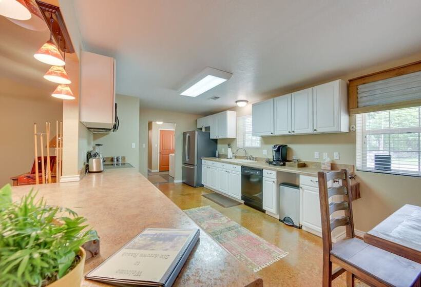 Guest House  92 Acre Buffalo Hideaway W/ Rec Barn