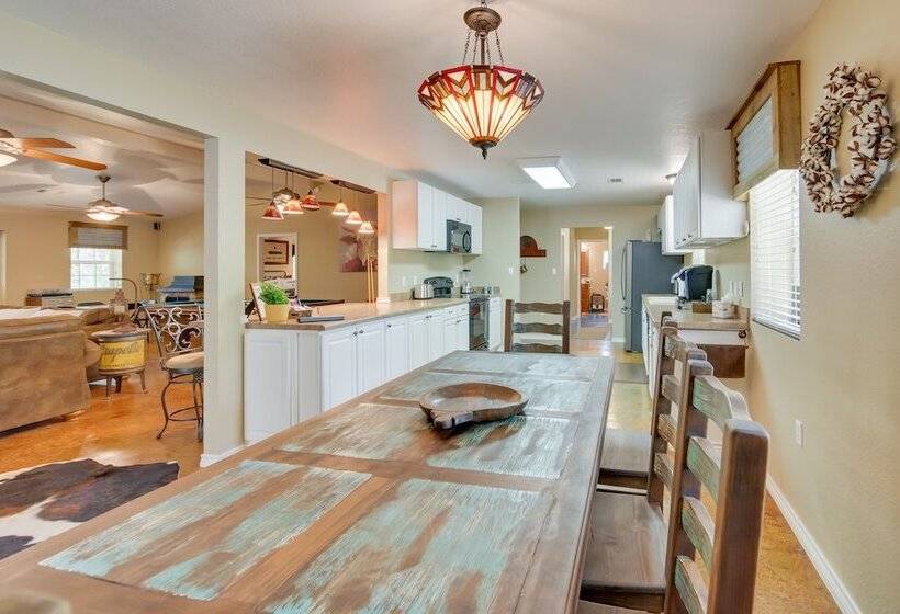 Guest House  92 Acre Buffalo Hideaway W/ Rec Barn