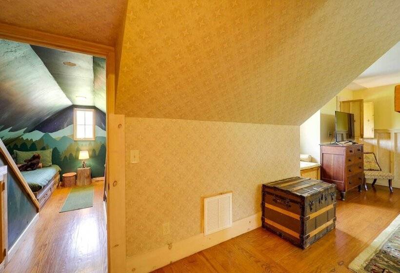 Hilltop Hideaway  Cabin W/ Porch + Fire Pit!