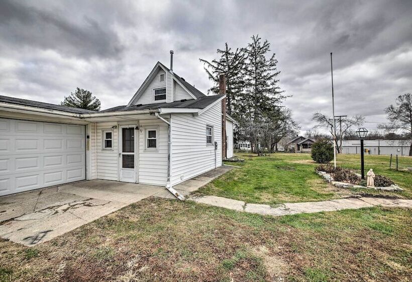 Historic Alexandria Home W/ Private Yard!