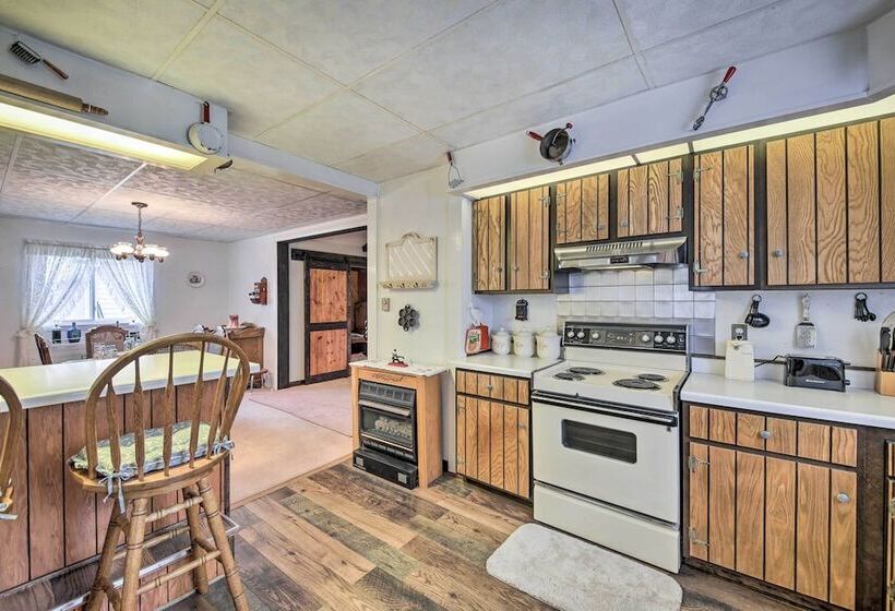 Historic Alexandria Home W/ Private Yard!