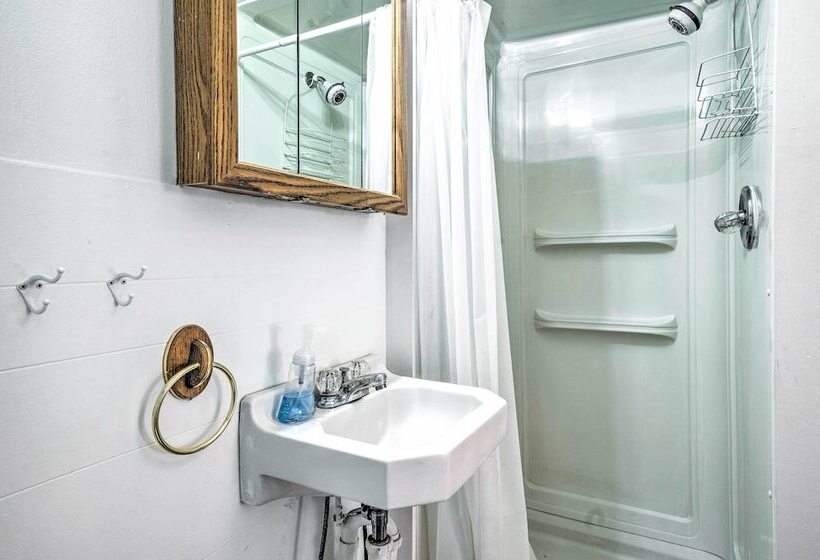 Historic Cabin Retreat: Steps To Okoboji Lake