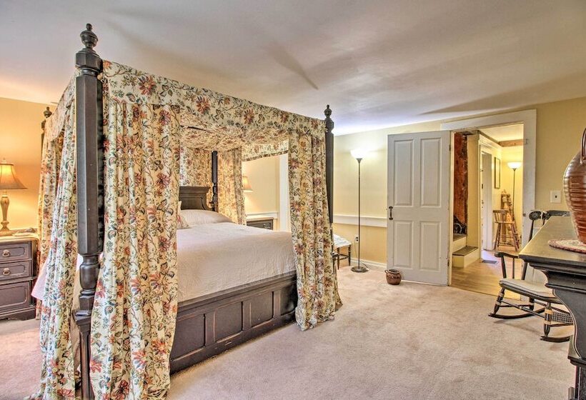 Historic Hanover Area Home, 16 Miles To Dartmouth!