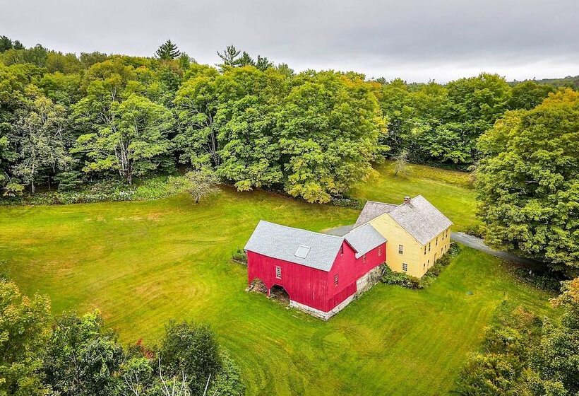 Historic Hanover Area Home, 16 Miles To Dartmouth!