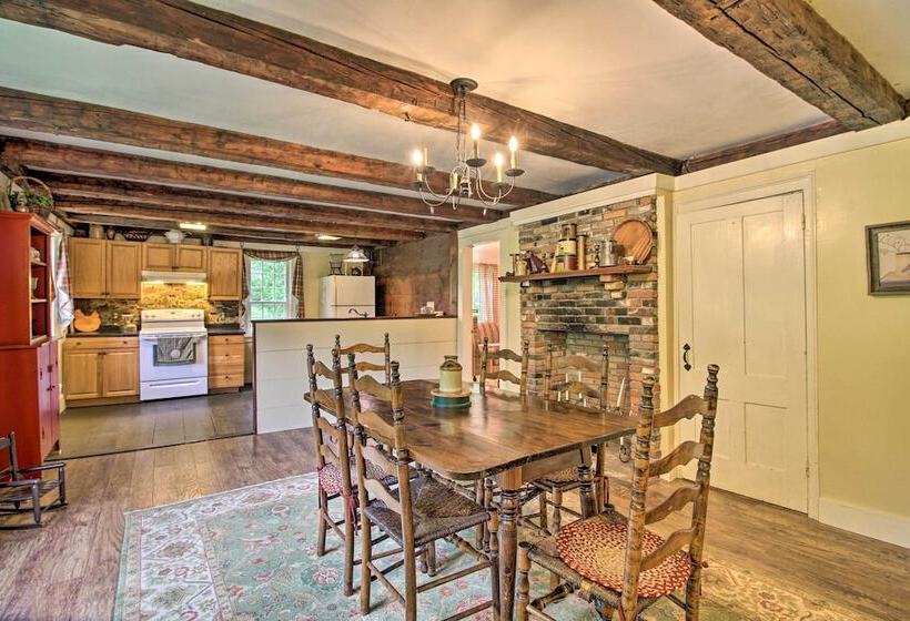 Historic Hanover Area Home, 16 Miles To Dartmouth!