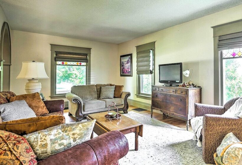 Walk To Dtwn: Historic Gem W/ Deck In Rapid City