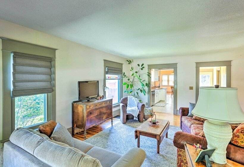 Walk To Dtwn: Historic Gem W/ Deck In Rapid City