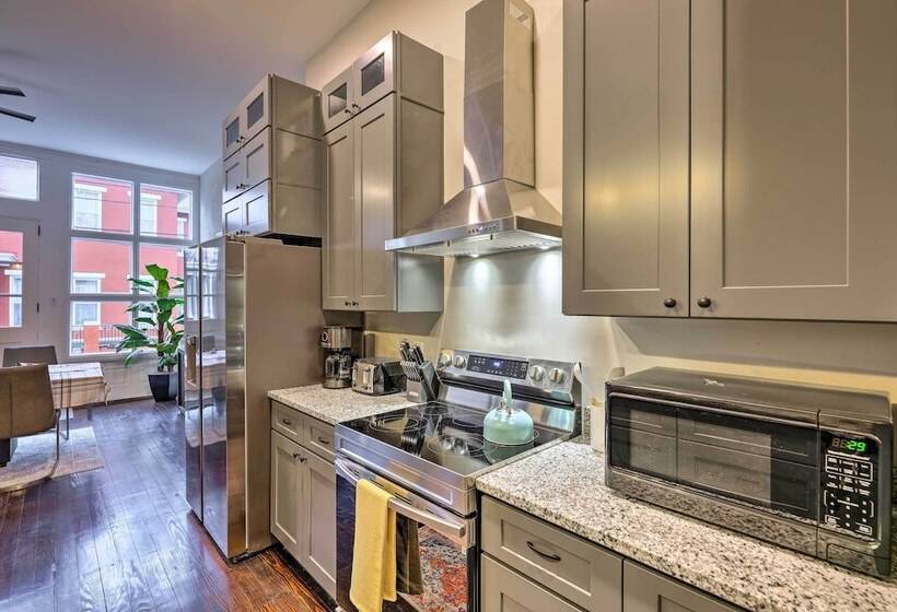 Near Downtown Dayton: Historic South Park Home