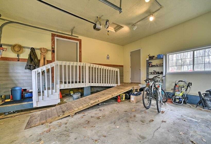 Home On 10 Acres: Perfect For Msu Football Weekend