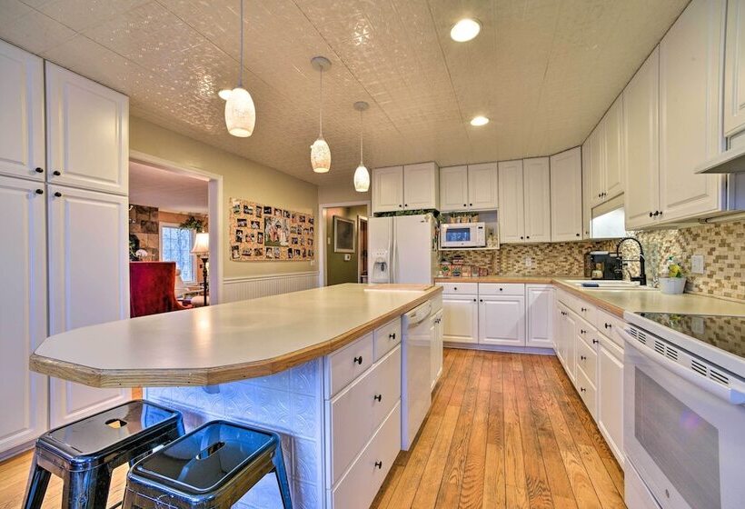 Home On 10 Acres: Perfect For Msu Football Weekend