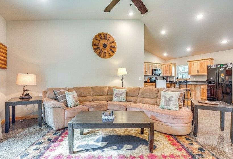 Wisconsin Cabin Hideaway: 3 Mi To Lakes