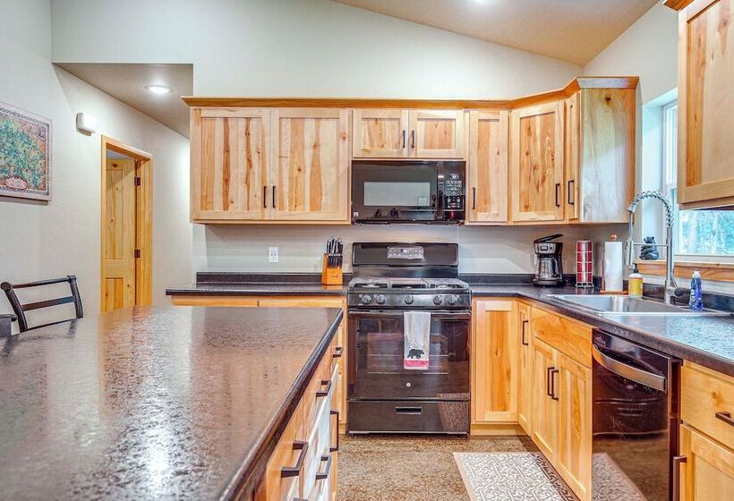 Wisconsin Cabin Hideaway: 3 Mi To Lakes