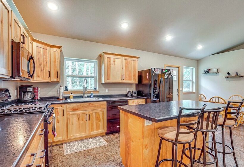 Wisconsin Cabin Hideaway: 3 Mi To Lakes