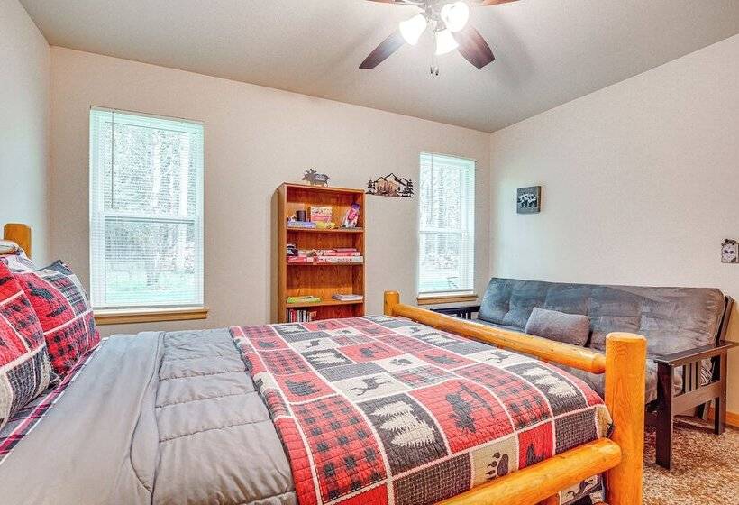 Wisconsin Cabin Hideaway: 3 Mi To Lakes