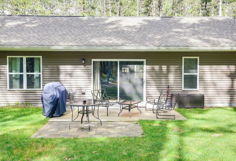 Wisconsin Cabin Hideaway: 3 Mi To Lakes