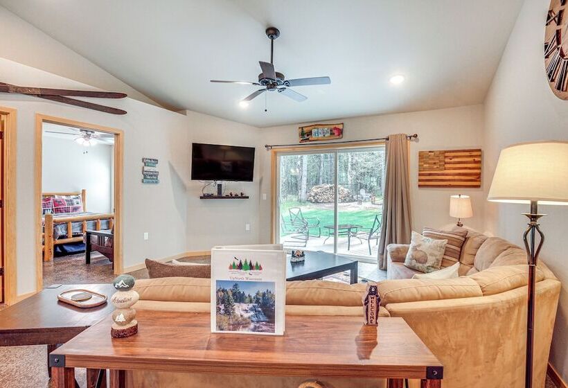 Wisconsin Cabin Hideaway: 3 Mi To Lakes