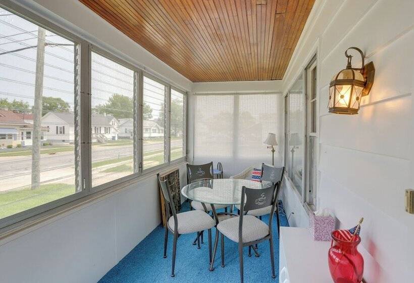 Home W/ Screened In Porch < 1 Mi To Lake Erie