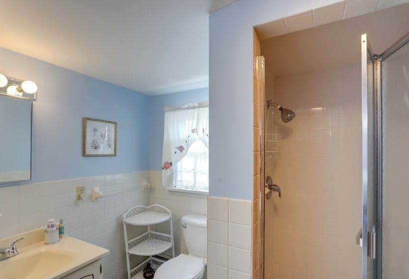 Home W/ Screened In Porch < 1 Mi To Lake Erie