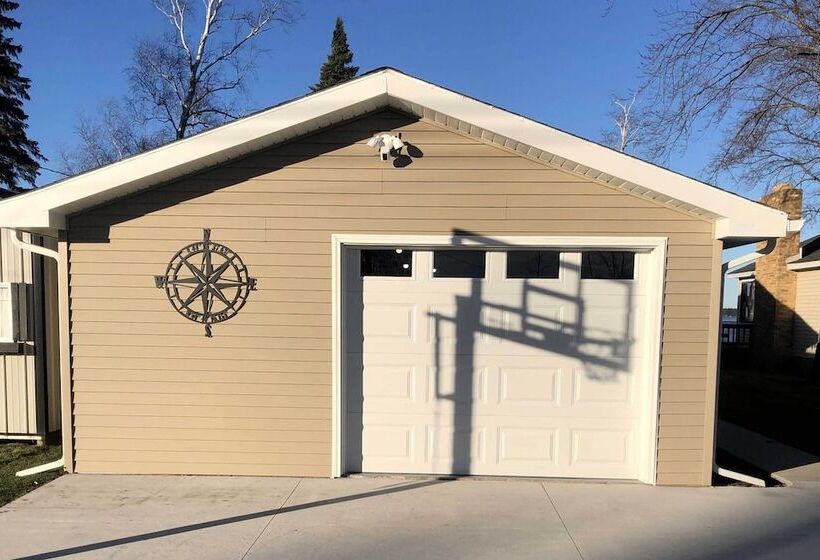 Houghton Lake Cottage W/ New Private Deck!