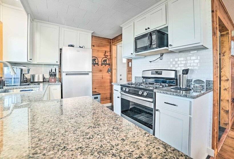 Houghton Lake Cottage W/ New Private Deck!