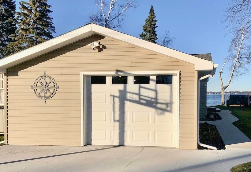 Houghton Lake Cottage W/ New Private Deck!