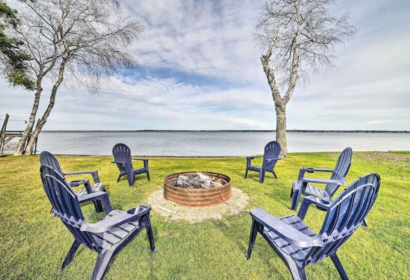 Houghton Lake Cottage W/ New Private Deck!