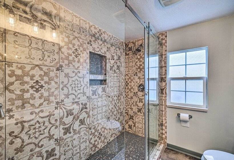 Houston Heights Bungalow   6 Mi To Downtown!
