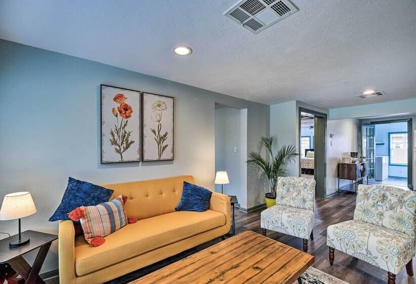 Houston Heights Bungalow   6 Mi To Downtown!