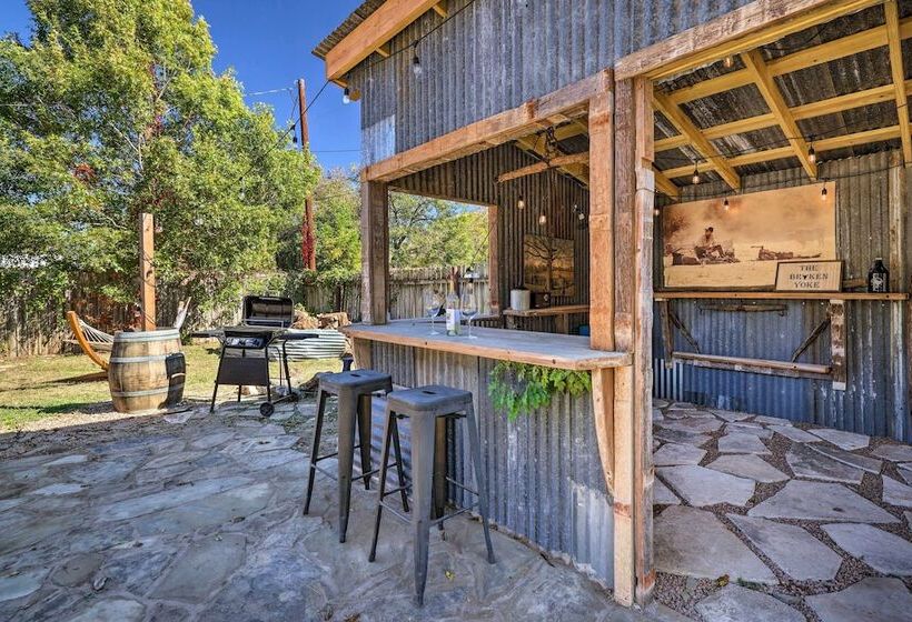 Howdy Haus: Pool + Hot Tub + Outdoor Space