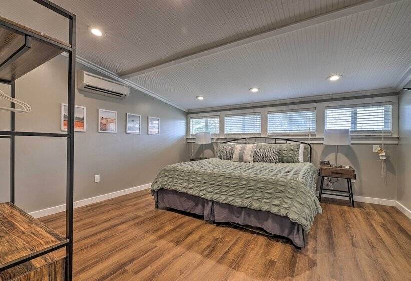 Howdy Haus: Pool + Hot Tub + Outdoor Space