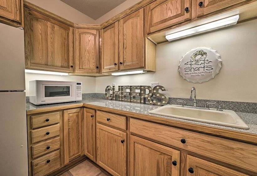 Huge Bellaire Home On Cedar River Golf Course