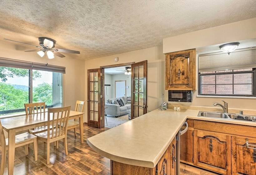 Idyllic Bronston Retreat W/ Fire Pit + View!