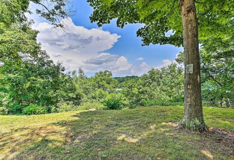 Idyllic Bronston Retreat W/ Fire Pit + View!