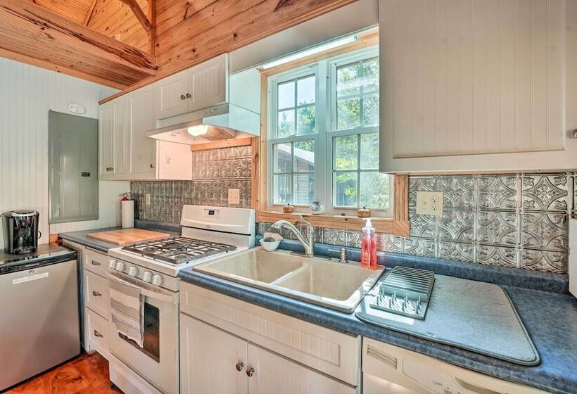 Idyllic Cabin W/ Fire Pit, Kayak On Site!