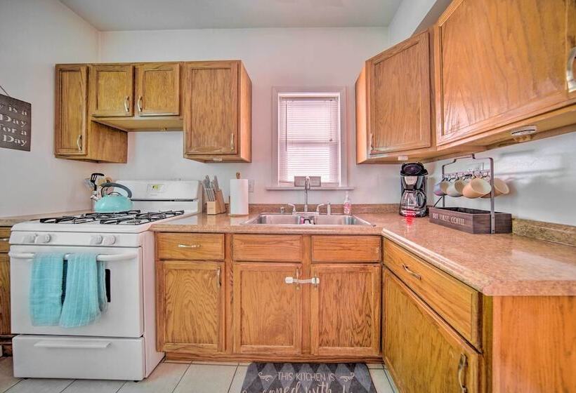 Idyllic Erie Home < 3 Mi To Dtwn Attractions!