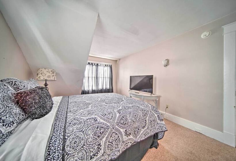 Idyllic Erie Home < 3 Mi To Dtwn Attractions!