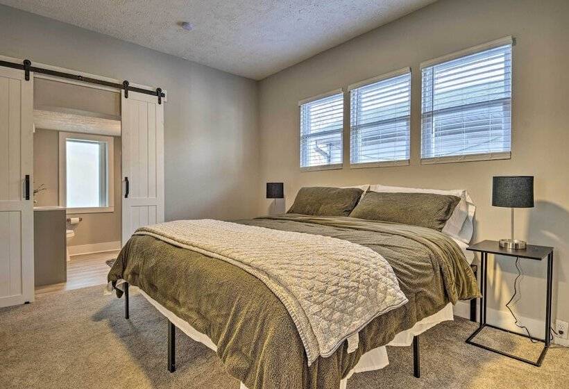 Indianapolis Home ~ 1 Mi To Fountain Square