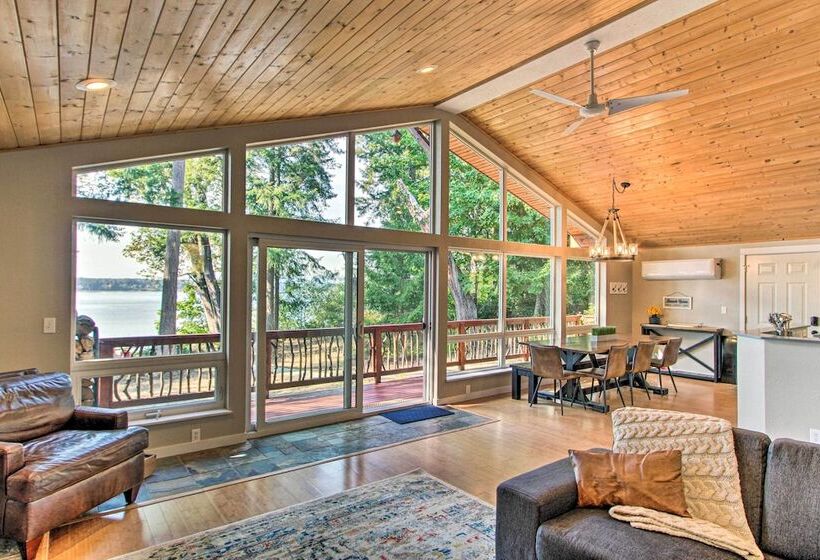 Island Beachcomber Escape With Private Beach!