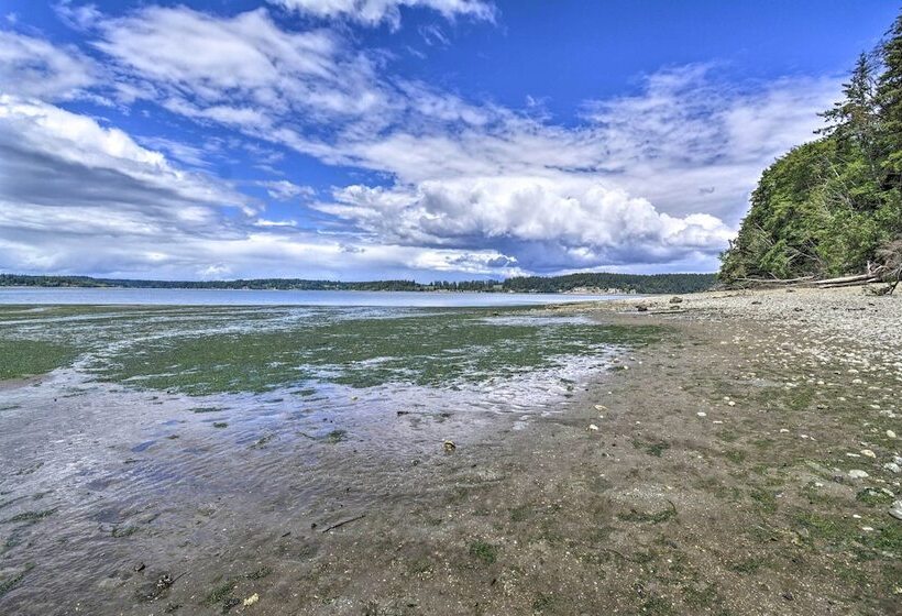 Island Beachcomber Escape With Private Beach!