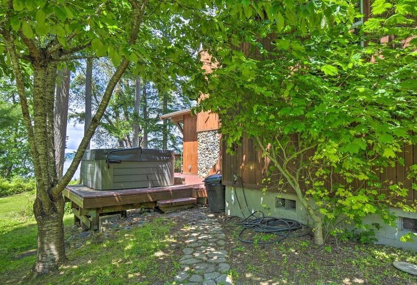 Island Beachcomber Escape With Private Beach!