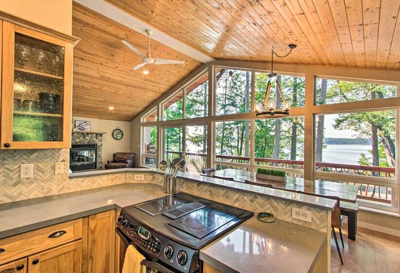 Island Beachcomber Escape With Private Beach!