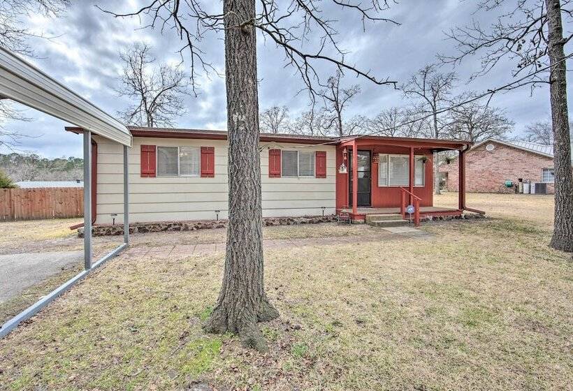 Jefferson Retreat W/ Backyard < 1 Mi To Lake!