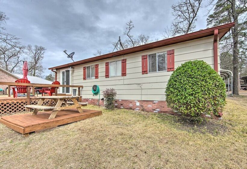 Jefferson Retreat W/ Backyard < 1 Mi To Lake!