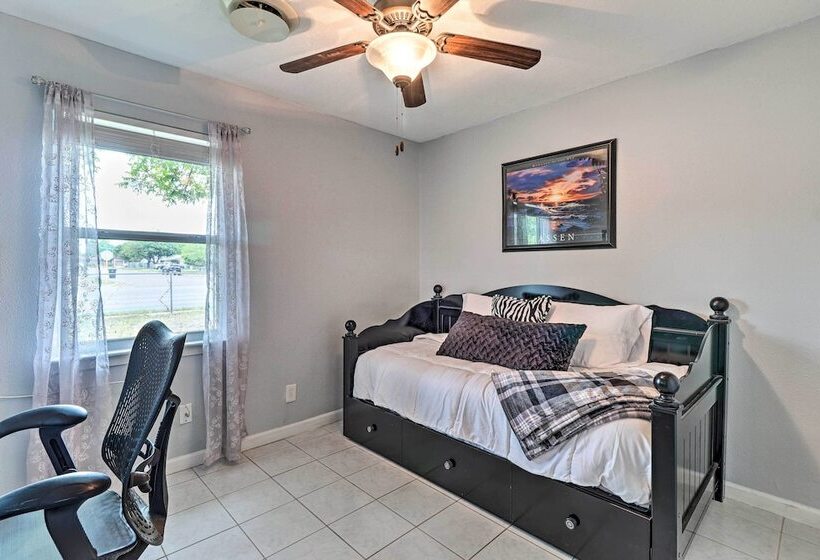 6 Mi To Fort Hood & Universities: Killeen Home