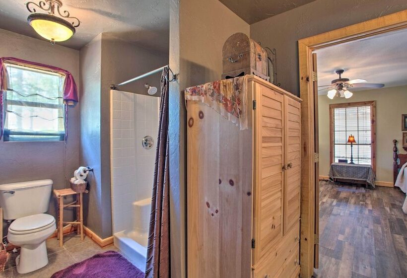 Kingston House W/ Fire Pit, Short Walk To Lake!