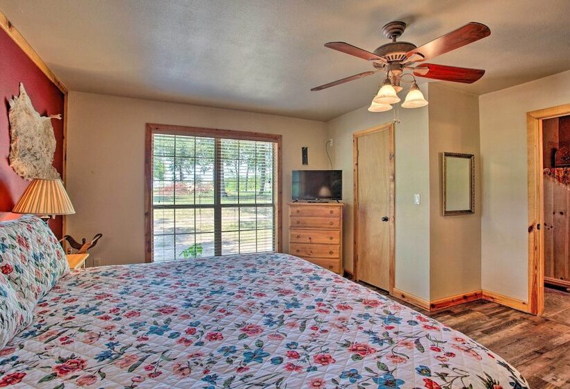 Kingston House W/ Fire Pit, Short Walk To Lake!