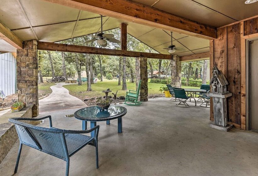 Kingston House W/ Fire Pit, Short Walk To Lake!