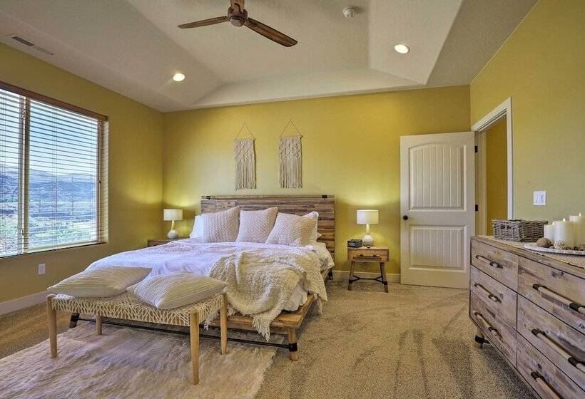 La Verkin Home W/ Hot Tub, Kayaks, & Bikes!