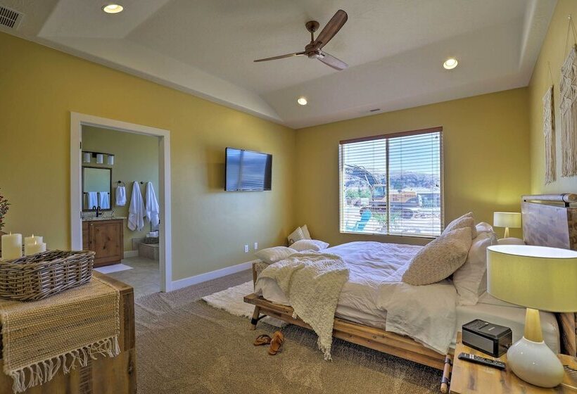 La Verkin Home W/ Hot Tub, Kayaks, & Bikes!